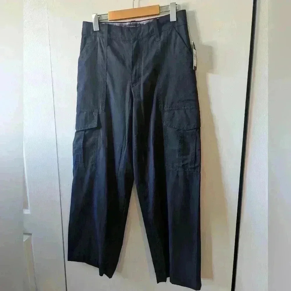 NWT !! TOMMY HILFIGER  size 2 Ankled cargo navy blue pants Loose Fit Baggy